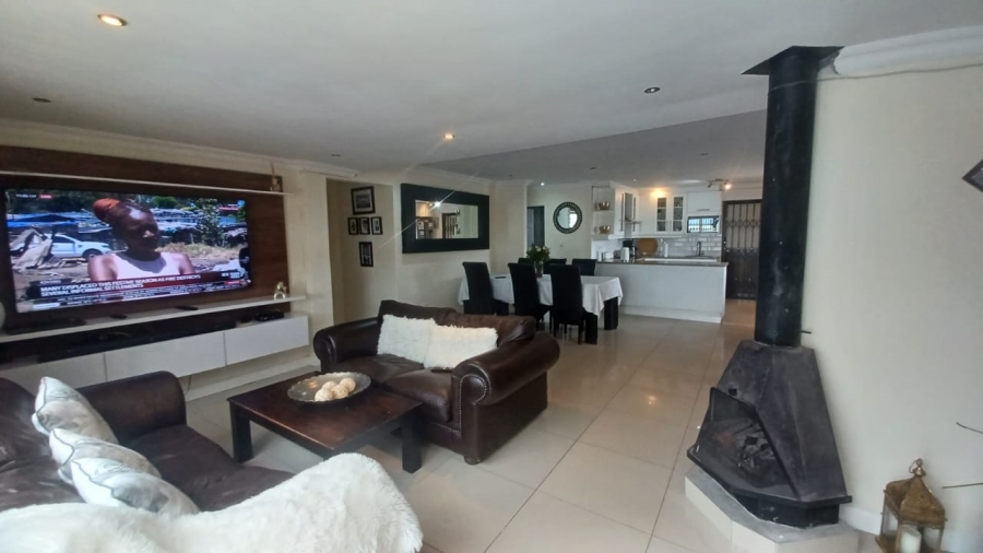 3 Bedroom Property for Sale in Highbury Western Cape